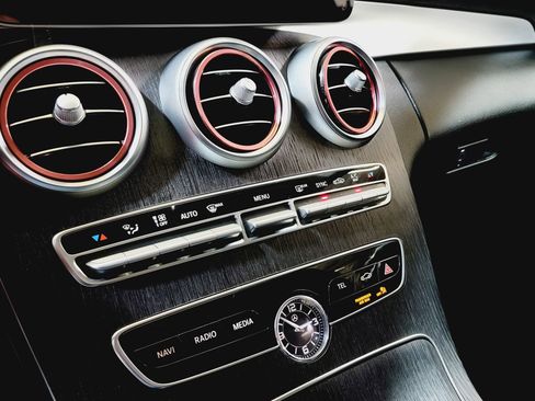 Used 2020 Mercedes-Benz C 300 Sedan image 38