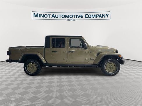 New 2026 Jeep Gladiator Sport AWD/4WD image 9