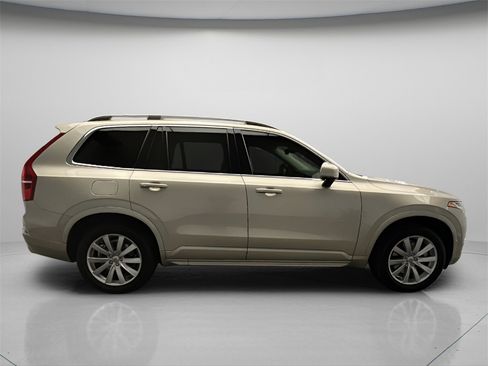 Used 2016 Volvo XC90 T6 Momentum w/ Momentum Plus Package image 8