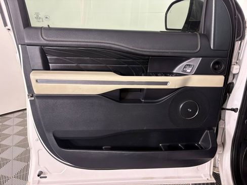 Used 2019 Ford Expedition Platinum RWD image 16