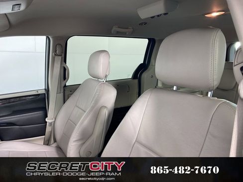 Used 2014 Dodge Grand Caravan SXT image 10