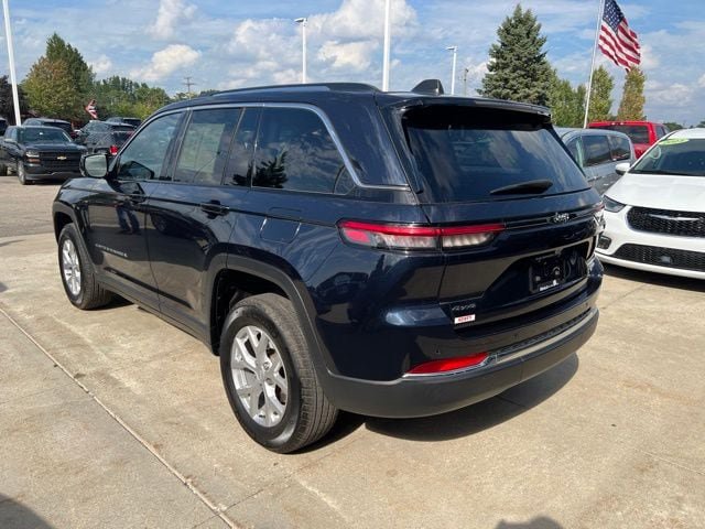 Used 2023 Jeep Grand Cherokee Limited AWD/4WD image 4