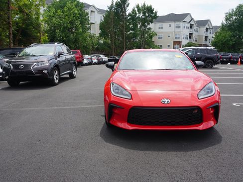 Used 2025 Toyota GR86 Premium w/ Performance Package RWD image 2
