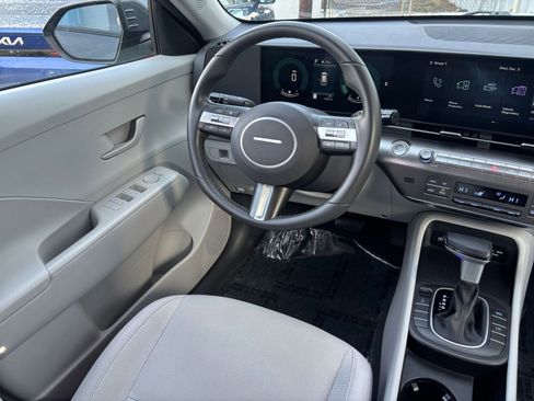 Used 2025 Hyundai Kona SEL image 30