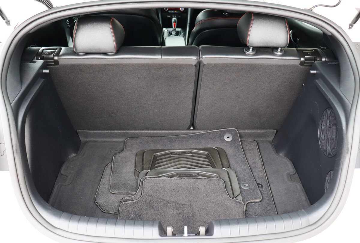 Used 2019 Hyundai Veloster Turbo FWD image 23