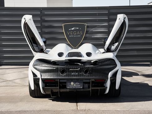 Used 2021 McLaren Elva image 23