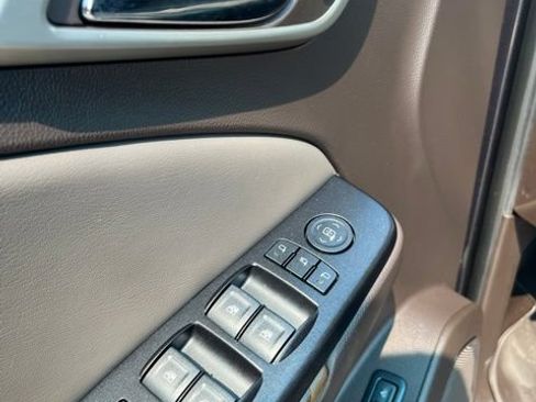 Used 2018 GMC Yukon Denali w/ Open Road Package AWD/4WD image 15