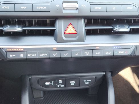 New 2025 Kia K4 LXS image 17