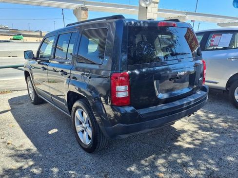 Used 2014 Jeep Patriot Latitude FWD image 3