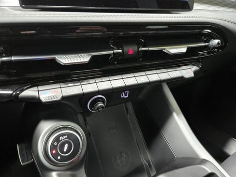 Used 2024 Alfa Romeo Tonale Veloce image 29