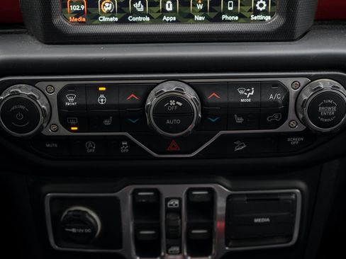 Used 2018 Jeep Wrangler Unlimited Rubicon image 20