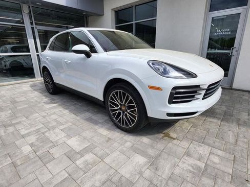 Used 2022 Porsche Cayenne AWD/4WD image 1