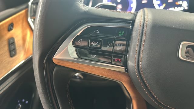 Used 2024 Jeep Grand Cherokee Summit AWD/4WD image 17