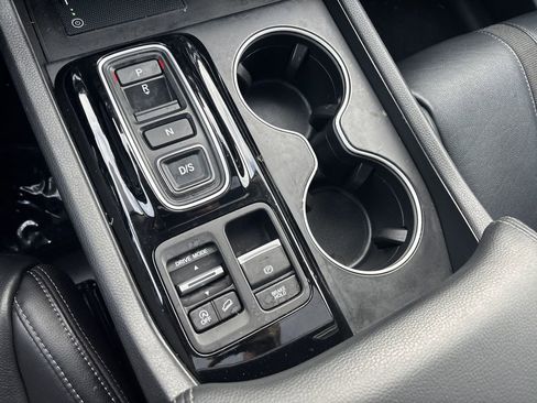 Certified 2023 Honda Pilot Touring image 23