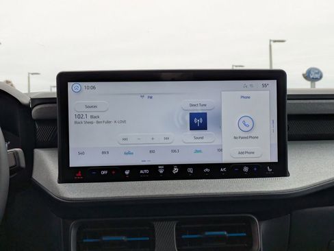 New 2025 Ford Maverick XLT w/ XLT Luxury Package image 17