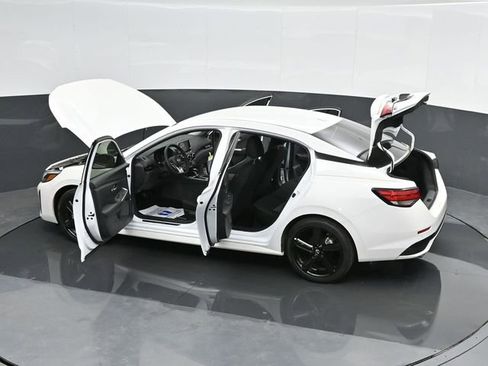 Used 2025 Nissan Sentra SR image 50