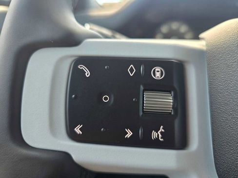 New 2026 Land Rover Defender 110 X-Dynamic SE AWD/4WD image 32