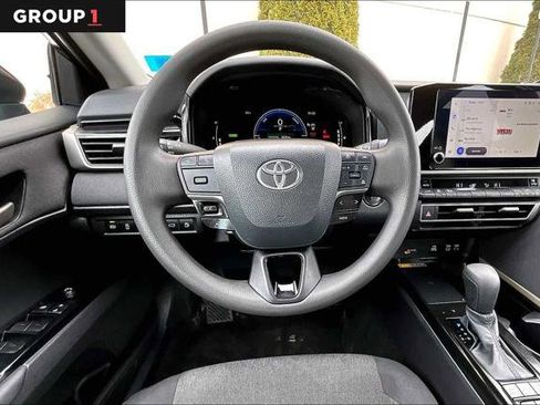 Certified 2025 Toyota Camry LE image 6