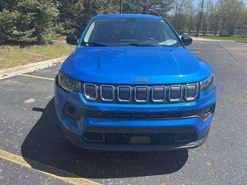 Used 2022 Jeep Compass Latitude w/ Convenience Group AWD/4WD image 6