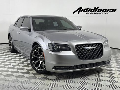 Used 2018 Chrysler 300 S image 1