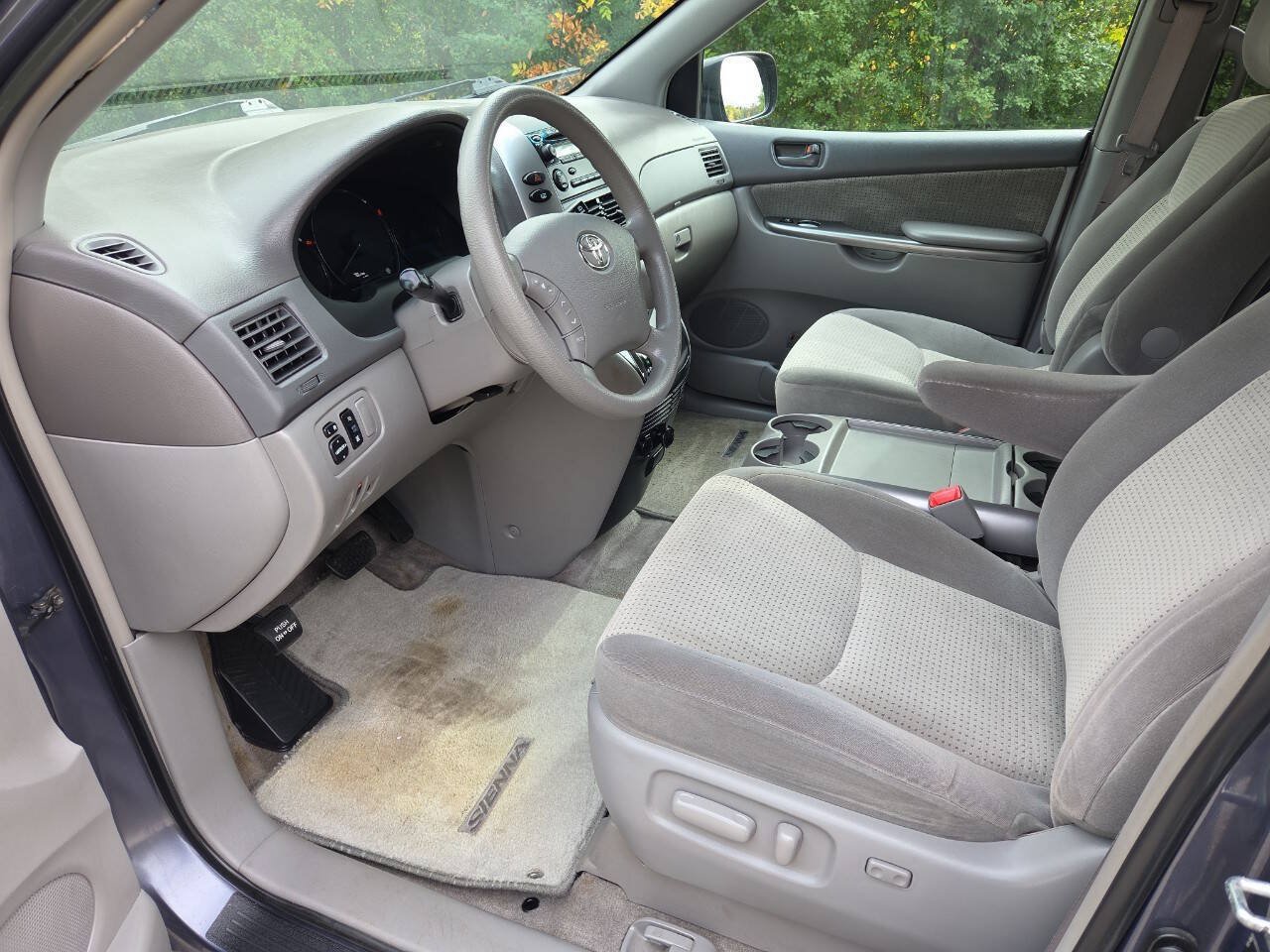 Used 2007 Toyota Sienna LE w/ LE Pkg 3 FWD image 11