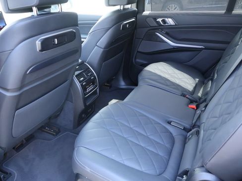 Used 2025 BMW X7 xDrive40i AWD/4WD image 15