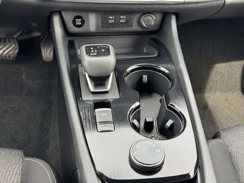 Used 2024 Nissan Rogue SV AWD/4WD image 6