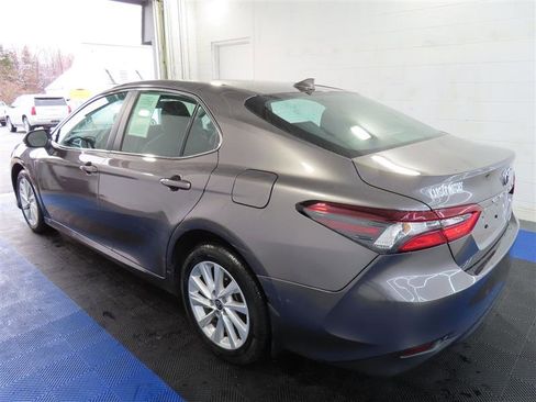 Used 2023 Toyota Camry LE image 10