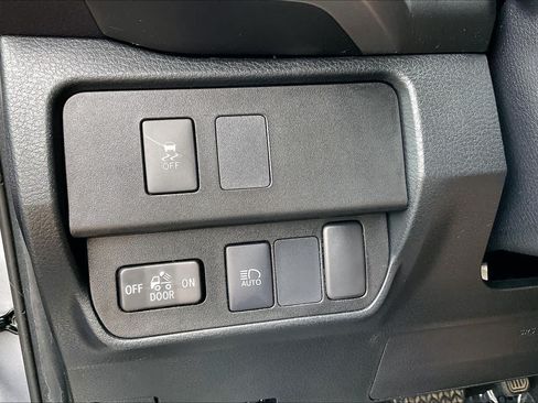 Used 2021 Toyota Tacoma SR5 w/ Technology Package AWD/4WD image 33