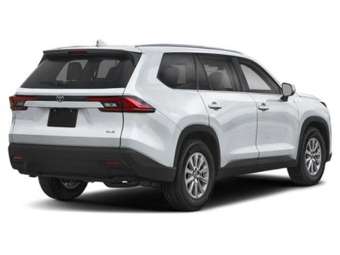 Used 2024 Toyota Grand Highlander Platinum image 2