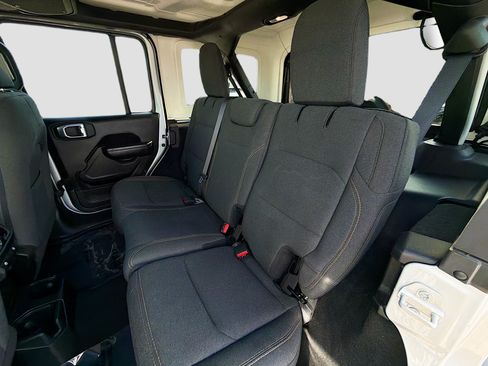 Used 2024 Jeep Wrangler Unlimited Sport AWD/4WD image 19