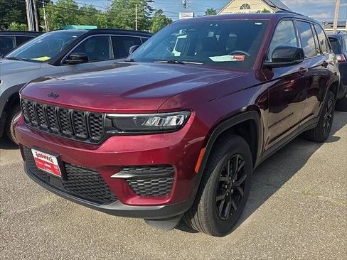Certified 2024 Jeep Grand Cherokee Altitude AWD/4WD image 1