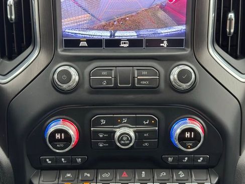 Used 2022 GMC Sierra 1500 AT4 w/ AT4 Premium Package image 13