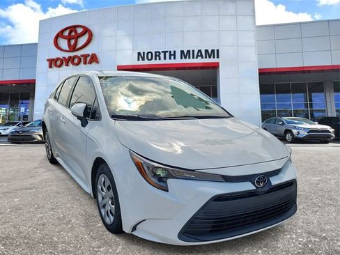 Used 2023 Toyota Corolla LE image 1