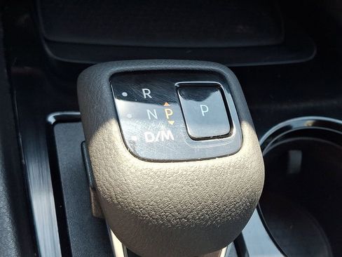 Used 2023 Nissan Rogue SV FWD image 15