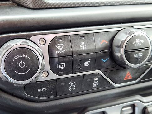 Certified 2021 Jeep Wrangler Unlimited Sahara AWD/4WD image 25