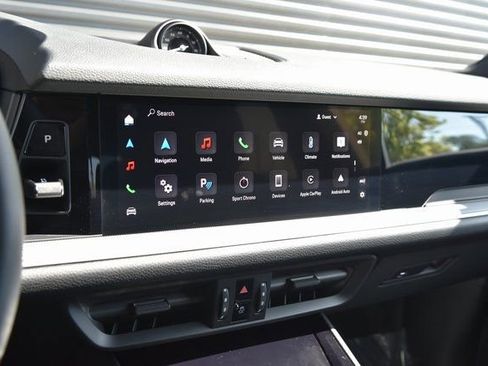 Certified 2025 Porsche Cayenne Coupe image 29