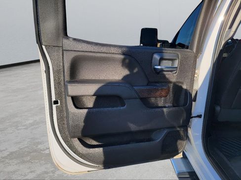 Used 2018 GMC Sierra 2500 Denali w/ Duramax Plus Package image 27