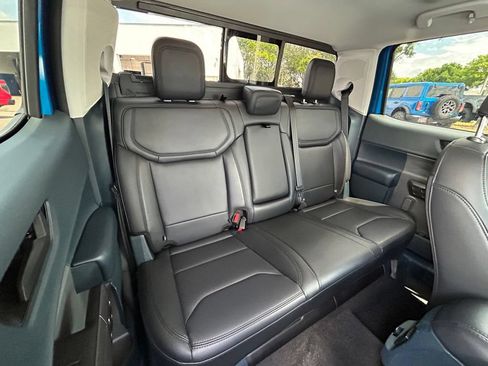Used 2025 Ford Maverick Lariat w/ Black Appearance Package AWD/4WD image 29