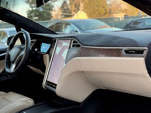 Used 2016 Tesla Model X Performance image 12