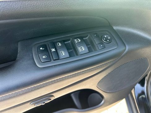 Used 2022 Jeep Grand Cherokee Limited w/ Tech Group AWD/4WD image 39