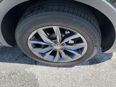 Used 2023 Volkswagen Tiguan SE FWD image 10