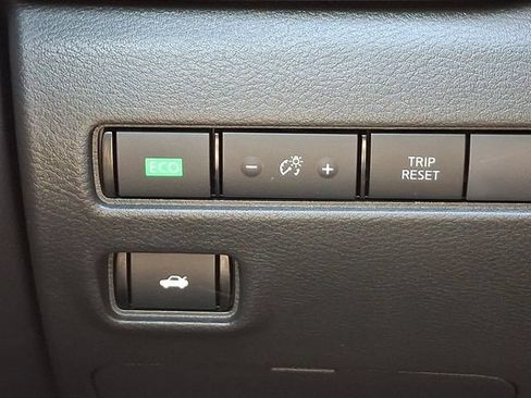 Used 2025 Nissan Sentra SV FWD image 24