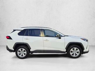 Used 2020 Toyota RAV4 LE FWD video 2
