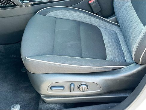 Used 2023 Chevrolet TrailBlazer LT w/ Convenience Package image 18