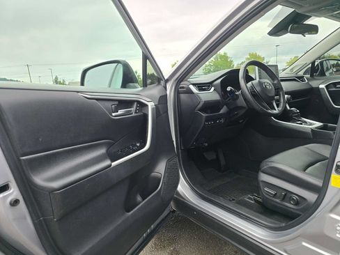 Used 2022 Toyota RAV4 XLE Premium AWD/4WD image 19