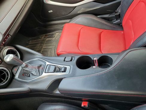 Used 2018 Chevrolet Camaro LT RWD image 22