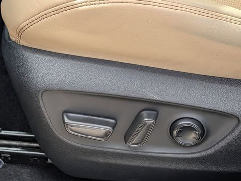 Used 2023 Toyota RAV4 Limited image 25