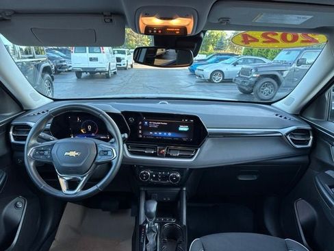 Used 2024 Chevrolet TrailBlazer LT w/ Convenience Package FWD image 26
