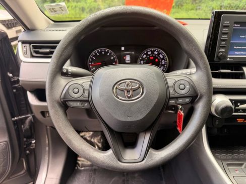 Used 2022 Toyota RAV4 LE AWD/4WD image 18
